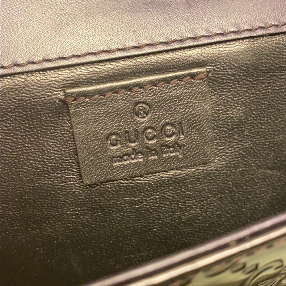 Authentic w dustbag Gucci monogram clutch - Picture 3 of 9